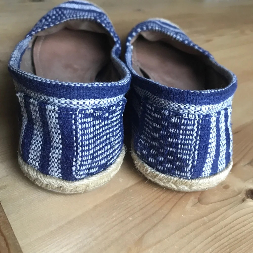 Kaanas 37 blue and white textile espadrille